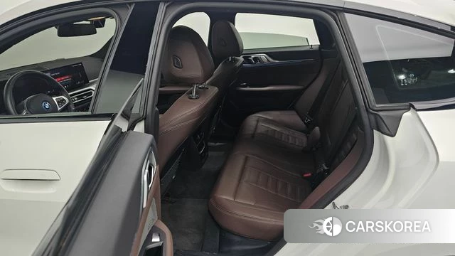 BMW i4 2024 Белый из Кореи, фото 4