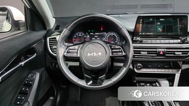 Kia Seltos 2022 Белый из Кореи, фото 4