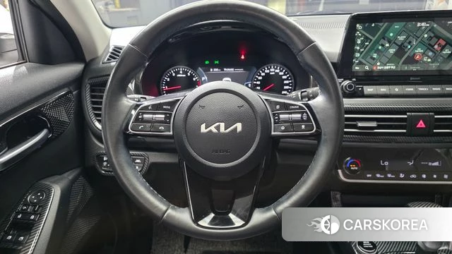 Kia Seltos 2022 Белый из Кореи, фото 4