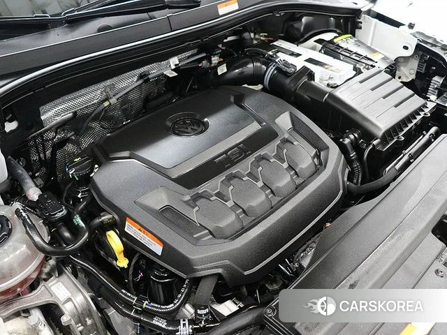 Volkswagen Tiguan Allspace 2023 Белый из Кореи, фото 4