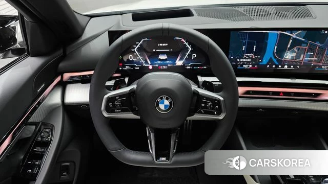 BMW 5 Series (G60) 2025 Белый из Кореи, фото 4