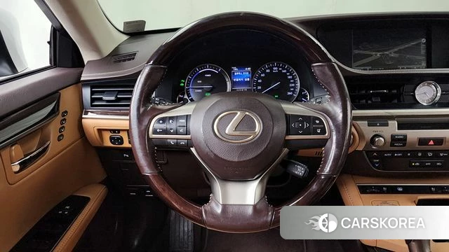 Lexus ES300h 7th generation 2018 Белый из Кореи, фото 4