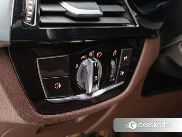 BMW 5 Series (G30) 2022 Черный из Кореи, фото 4