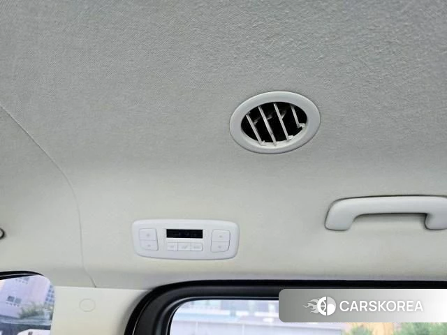 Hyundai Staria 2023 Белый из Кореи, фото 4