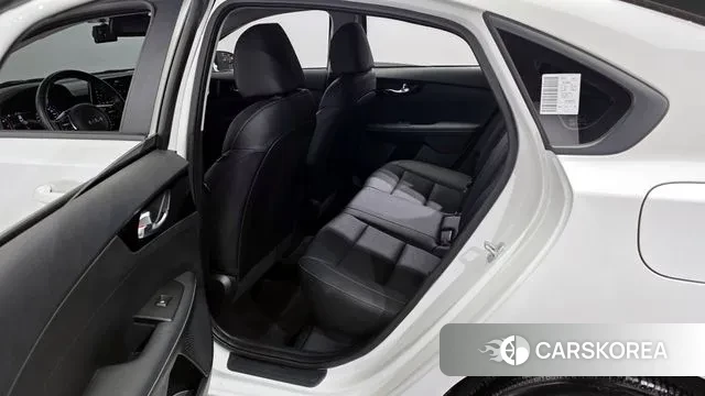 Kia The New K3 2nd generation 2024 Белый из Кореи, фото 4