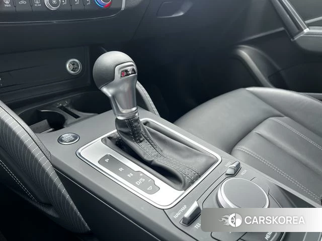 Audi Q2L 2024 Серебристо-серый из Китая, фото 4