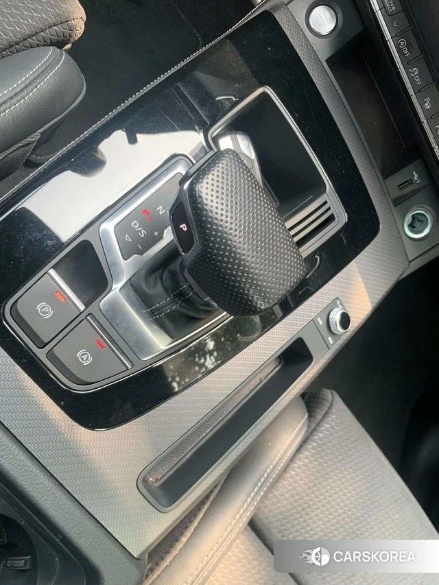 Audi Q5L Sportback 2024 Черный из Китая, фото 4