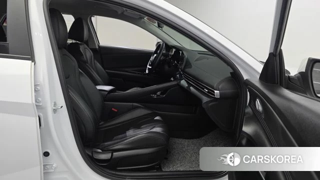 Hyundai Avante Hybrid (CN7) 2022 Белый из Кореи, фото 4