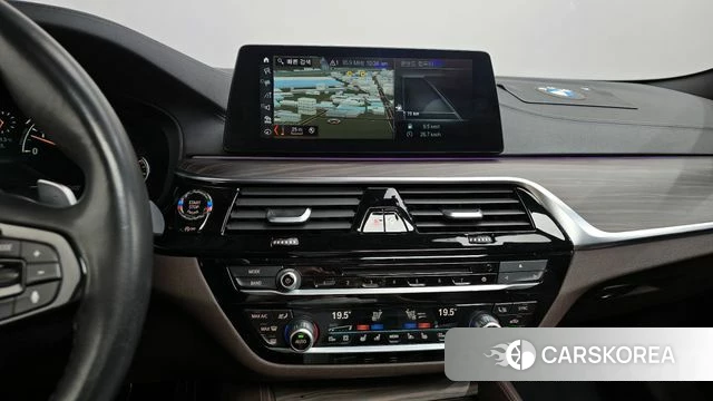 BMW 5 Series (G30) 2018 Белый из Кореи, фото 4