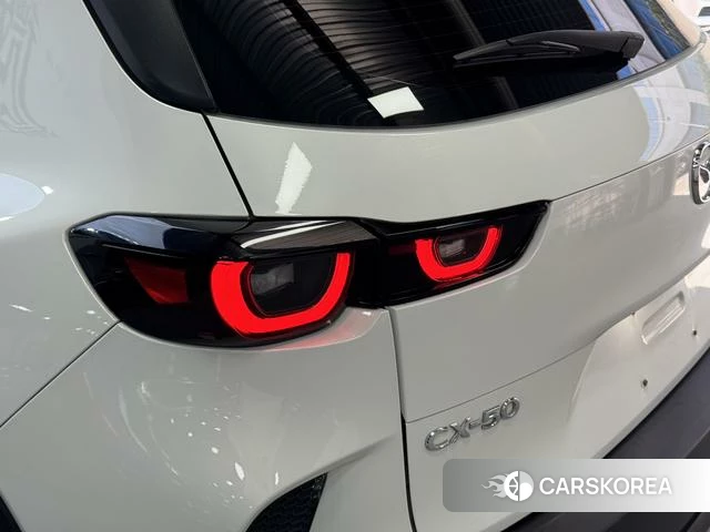 Mazda CX-50 line also 2023 Белый из Китая, фото 4
