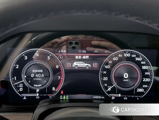Volkswagen Touareg 2023 Темно-серый из Китая, фото 4