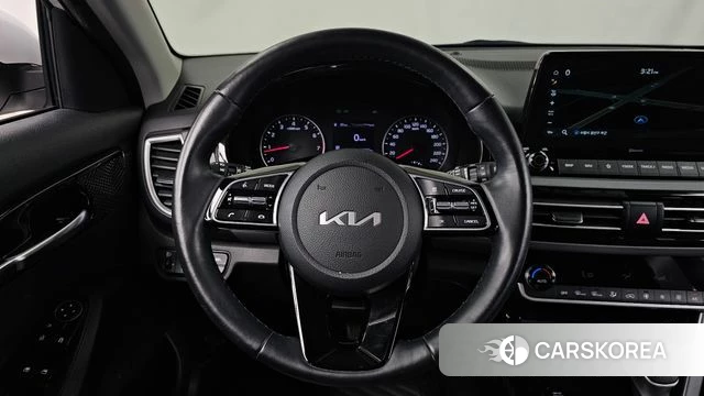 Kia Seltos 2022 Белый из Кореи, фото 4