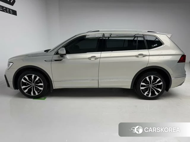 Volkswagen Tiguan L 2021 Серебристо-серый из Китая, фото 4