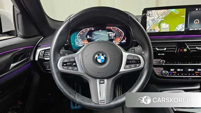 BMW 5 Series (G30) 2023 Белый из Кореи, фото 4