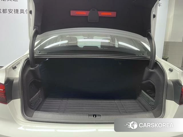 Audi A4L 2021 Белый из Китая, фото 4