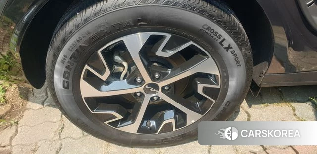 Kia Sportage 5th Generation Hybrid 2023 Серебристо-серый из Кореи, фото 4