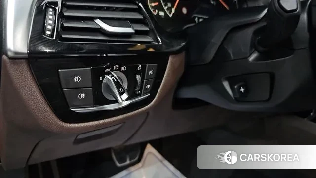 BMW 5 Series (G30) 2019 Синий из Кореи, фото 4