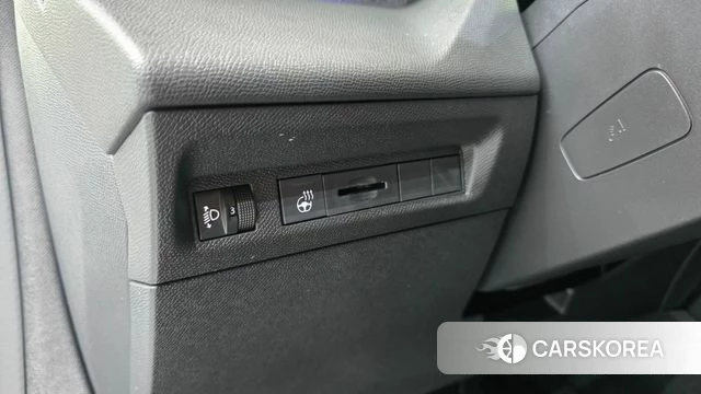 Peugeot 308 Third generation 2023 Белый из Кореи, фото 4