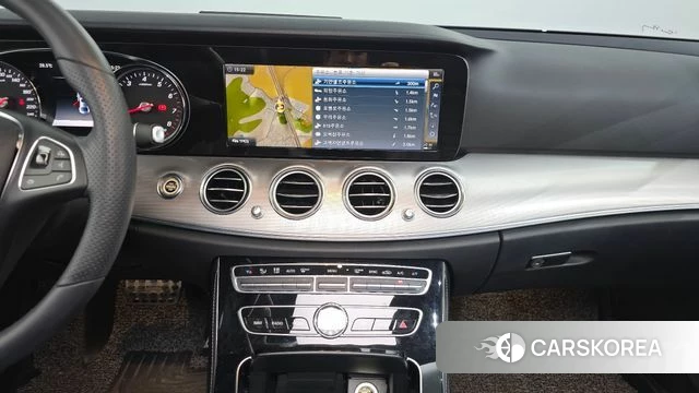 Mercedes-Benz E-Class W213 2018 Серый из Кореи, фото 4