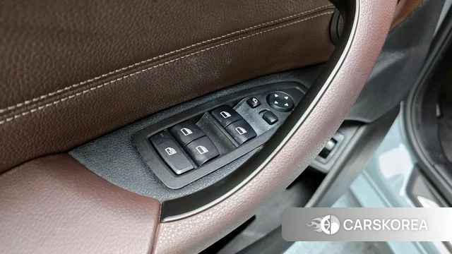 BMW X2 (F39) 2023 Светло-серебряный цвет из Кореи, фото 4