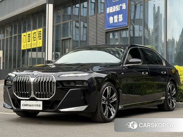 BMW 7 series 2023 Черный из Китая, фото 4