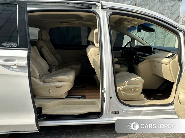 Buick GL8 2024 Белый из Китая, фото 4