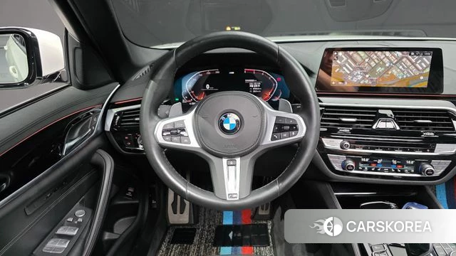 BMW 5 Series (G30) 2019 Белый из Кореи, фото 4