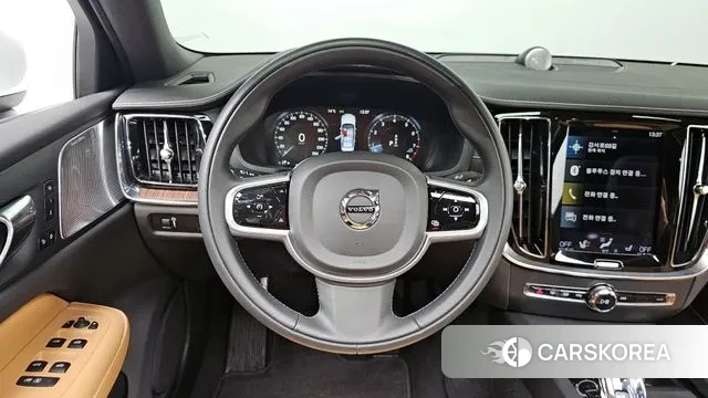 Volvo S60 3rd generation 2021 Белый из Кореи, фото 4