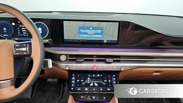 Hyundai Grandeur Hybrid (GN7) 2025 Светло-серебряный цвет из Кореи, фото 4