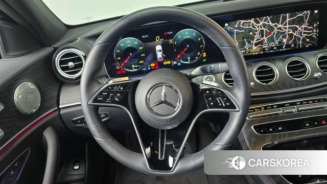 Mercedes-Benz E-Class W213 2023 Белый из Кореи, фото 4