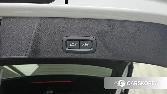 Volvo XC40 2025 Белый из Кореи, фото 4