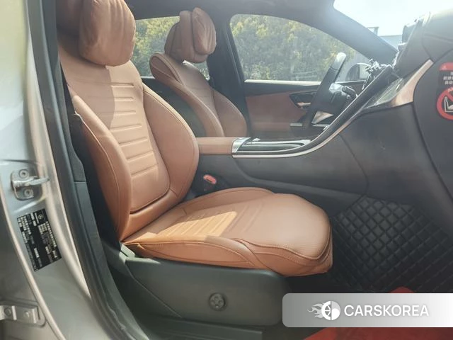 Mercedes-Benz GLC 2024 Серебристо-серый из Китая, фото 4