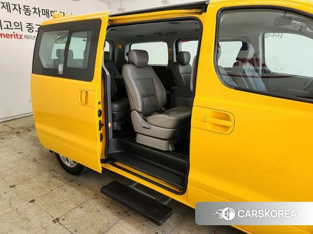 Hyundai The New Grand Starex 2019 Желтый из Кореи, фото 4