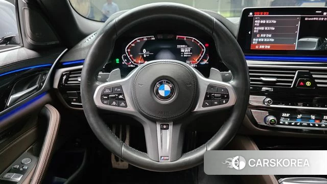 BMW 5 Series (G30) 2023 Серебристо-серый из Кореи, фото 4