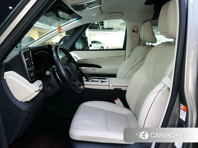Lexus LM 2025 Серебристо-серый из Китая, фото 4
