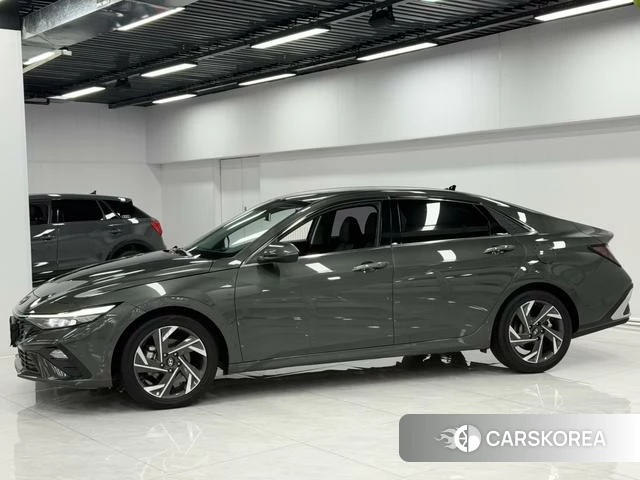 Hyundai Elantra 2023 Зеленый из Китая, фото 4