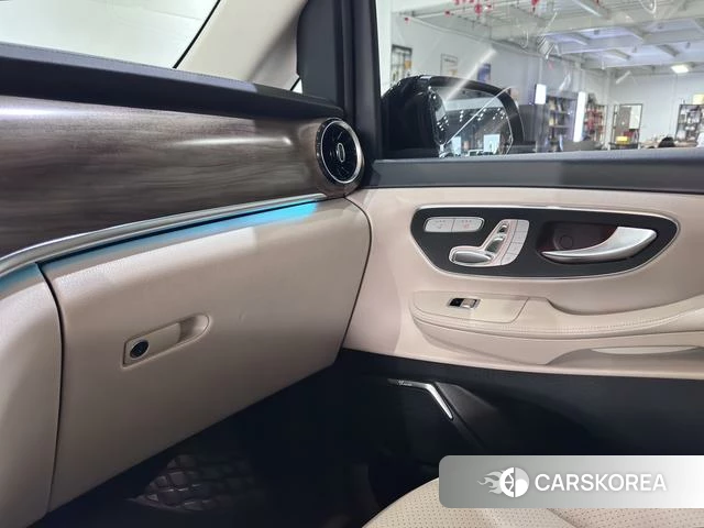 Mercedes-Benz V-class 2022 Черный из Китая, фото 4