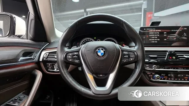 BMW 5 Series (G30) 2018 Белый из Кореи, фото 4