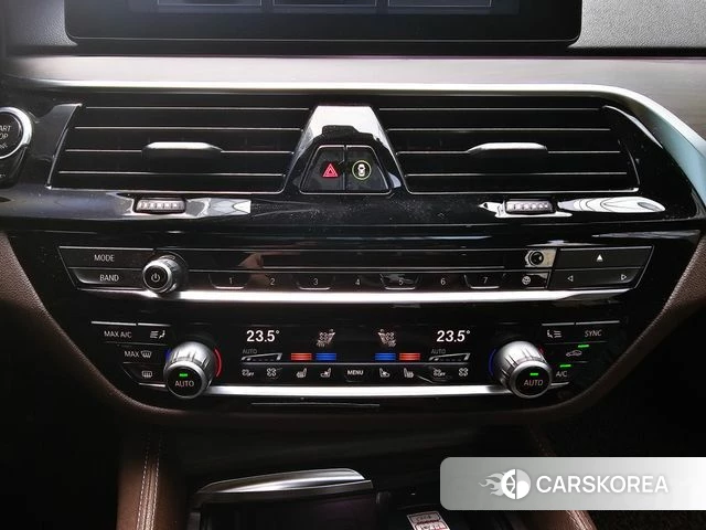 BMW 5 Series (G30) 2018 Черный из Кореи, фото 4