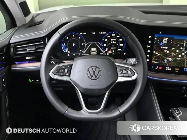 Volkswagen Touareg 3rd generation 2025 Белый из Кореи, фото 4