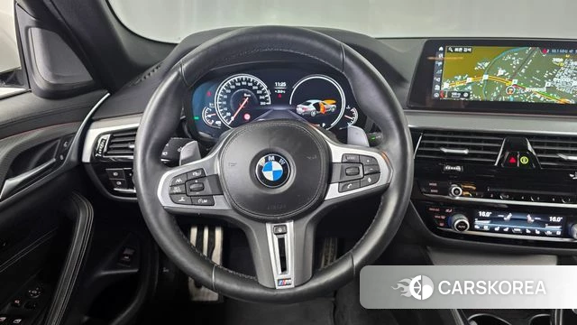 BMW 5 Series (G30) 2018 Белый из Кореи, фото 4