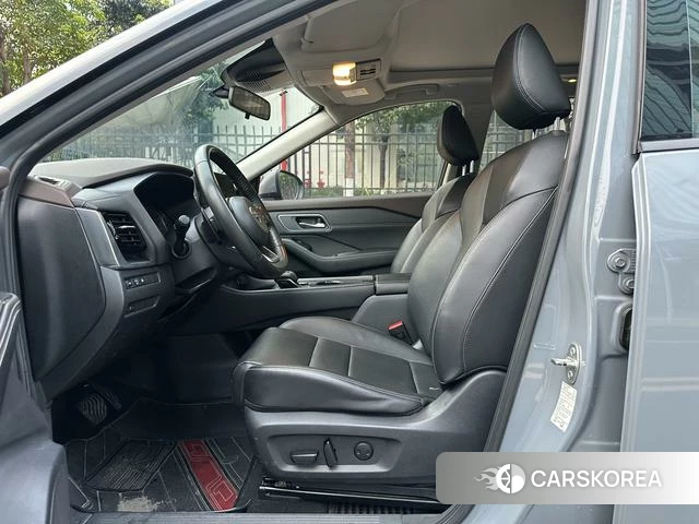 Nissan Qijun 2022 Темно-серый из Китая, фото 4