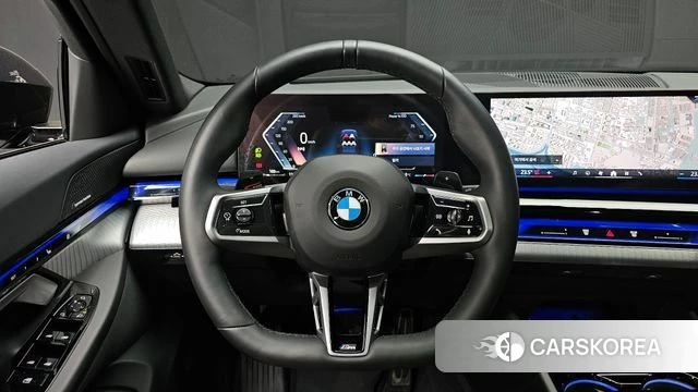 BMW 5 Series (G60) 2025 Черный из Кореи, фото 4