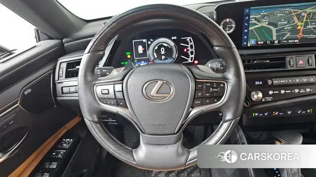 Lexus ES300h 7th generation 2024 Серебряный из Кореи, фото 4