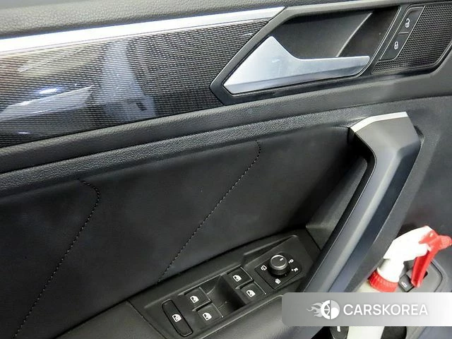 Volkswagen Tiguan second Generation 2020 Белый из Кореи, фото 4