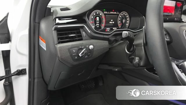 Audi A4 (B9) 2023 Белый из Кореи, фото 4
