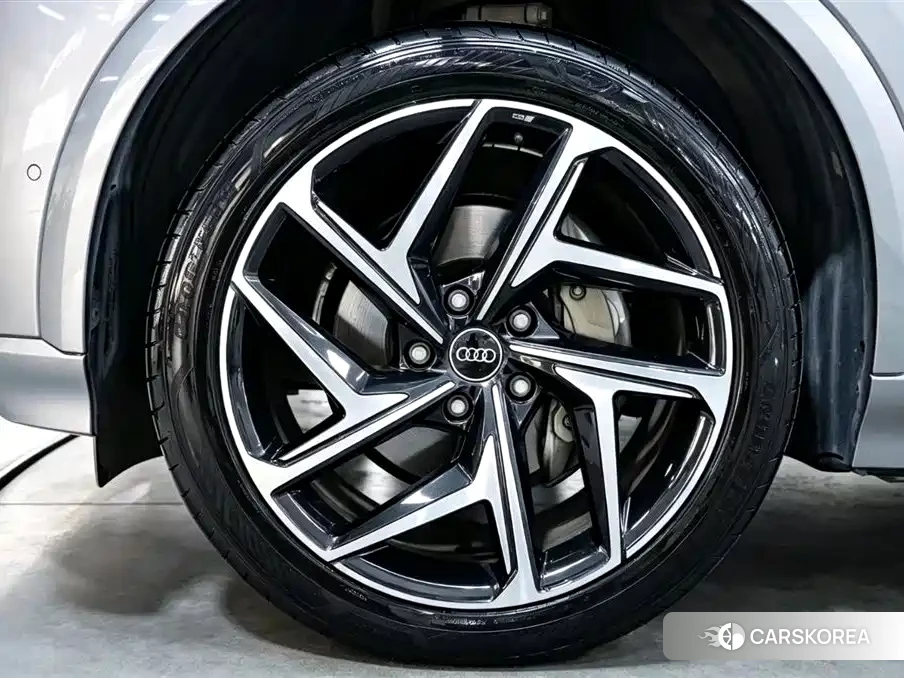Audi Q6L e-tron 2025 Silver/gray из Китая, фото 4