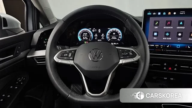 Volkswagen Golf 8th Generation 2025 Серебряный из Кореи, фото 4