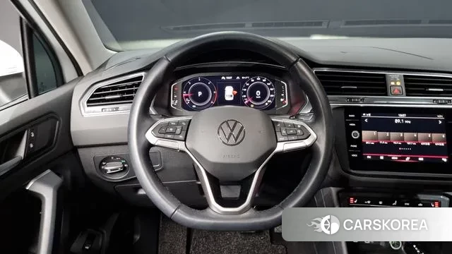 Volkswagen Tiguan second Generation 2022 Белый из Кореи, фото 4