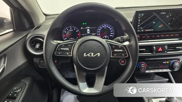 Kia The New K3 2nd generation 2021 Белый из Кореи, фото 4